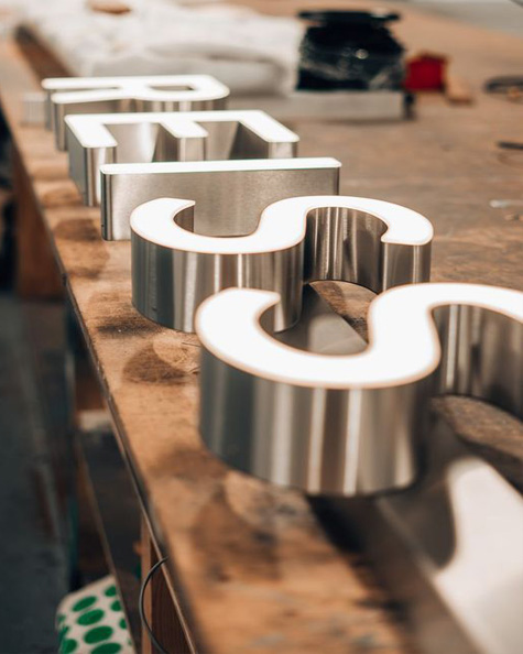 Gümüş Paslanmaz Tava Harf Tabela